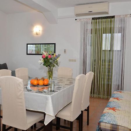 Ma-Lo Apartment Pirovac Bagian luar foto