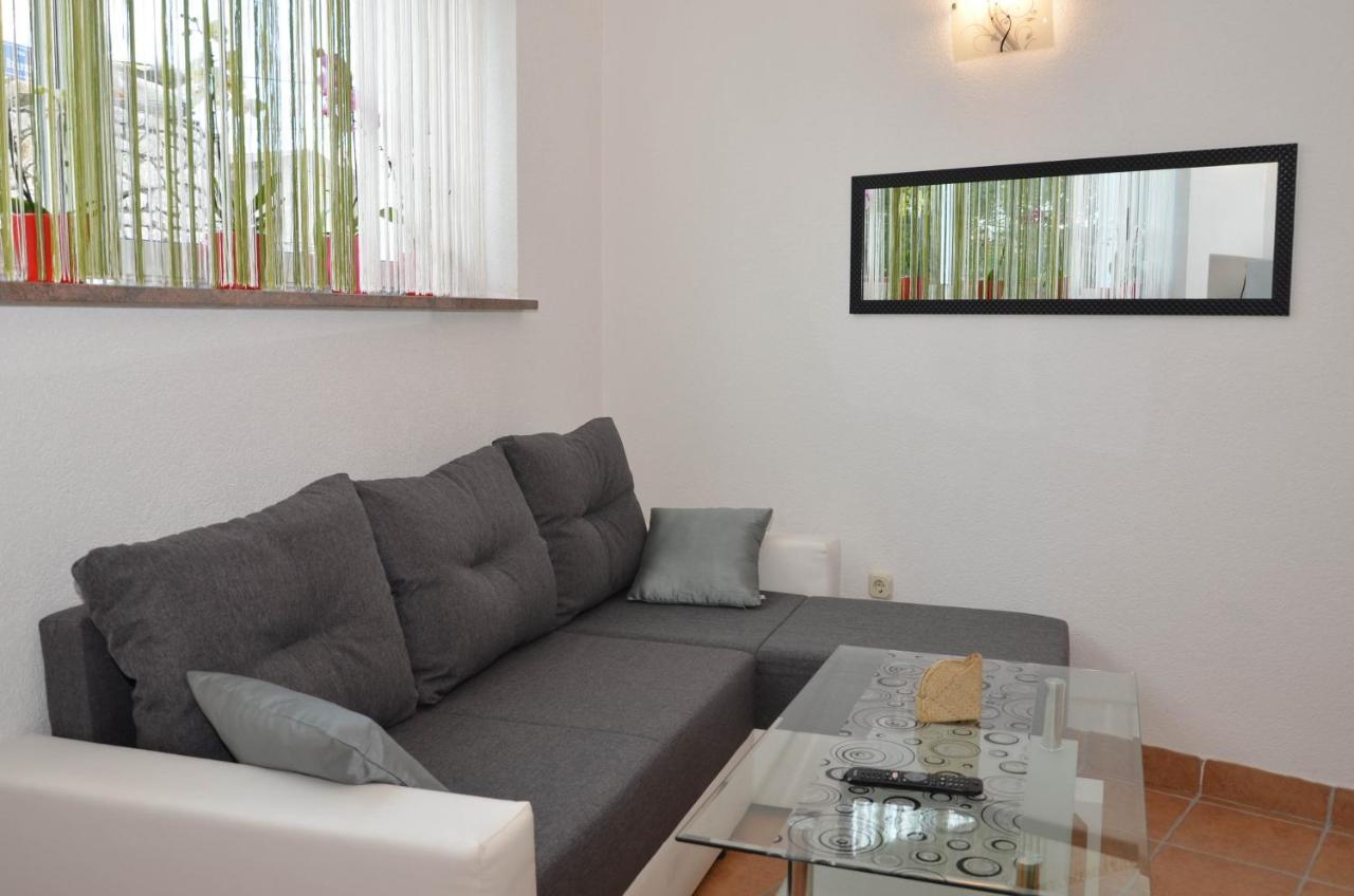 Ma-Lo Apartment Pirovac Bagian luar foto