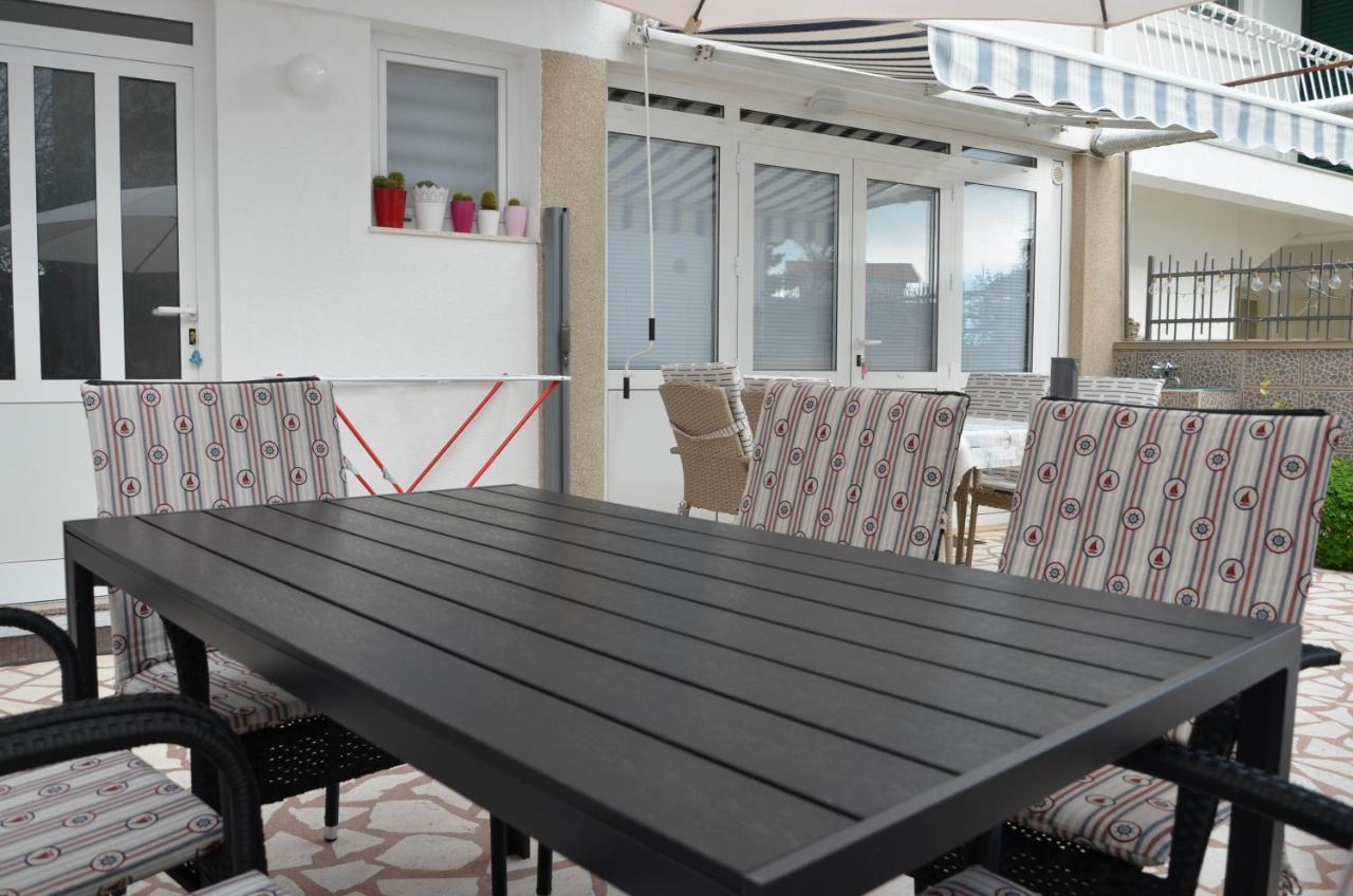 Ma-Lo Apartment Pirovac Bagian luar foto